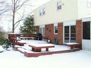 105 Cameron Dr, Irwin, PA 15642 photo 2