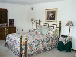 105 Cameron Dr, Irwin, PA 15642 photo 1
