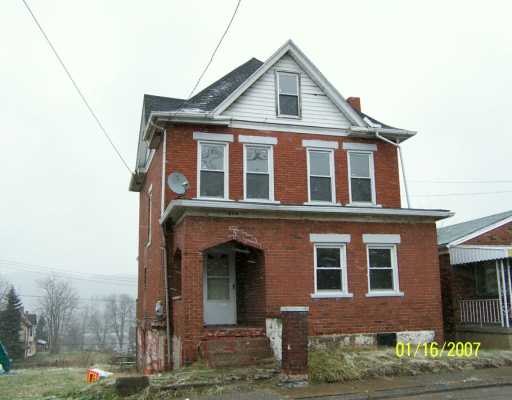 210 Crest St, Clairton, PA 15025 photo 1