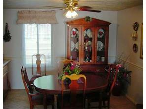 720 Cedardale Dr, Irwin, PA 15642 photo 4