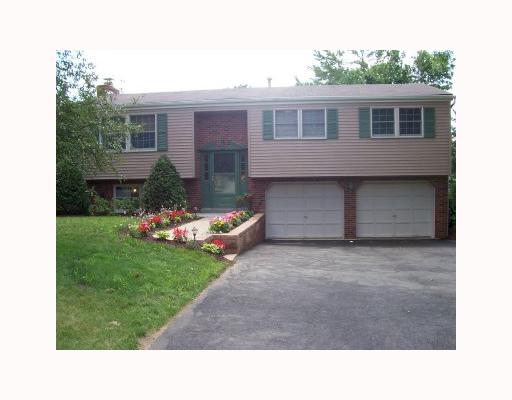 104 Chris Dr, Irwin, PA 15642 photo 1