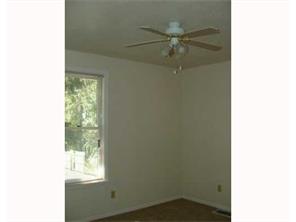 100 Hamilton Ave, Farrell, PA 16121 photo 6