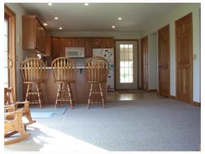 580 E Crestview Dr, Transfer, PA 16154 photo 2