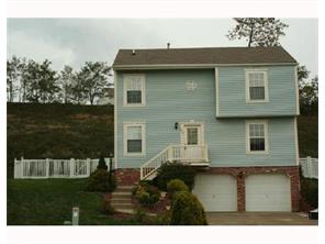 515 Overhead Dr, Coraopolis, PA 15108 photo 1