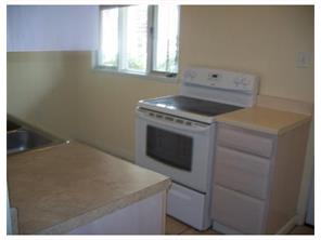 522 4th St, Pitcairn, PA 15140 photo 5