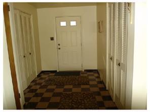 14285 Michael Dr, Irwin, PA 15642 photo 2