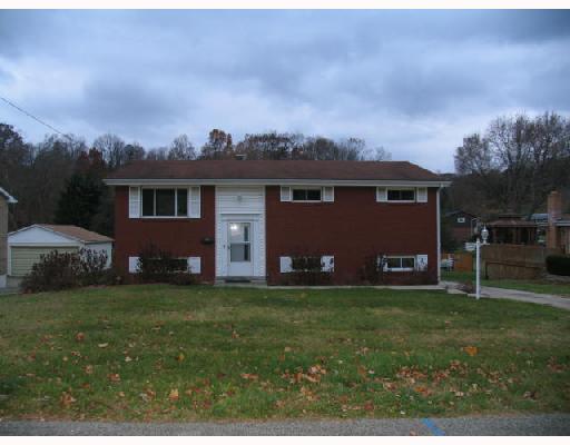 12370 Roth Dr, Irwin, PA 15642 photo 1