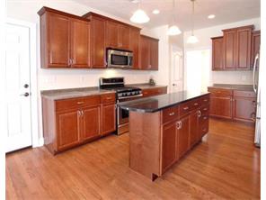 601 Stonebridge Dr, Irwin, PA 15642 photo 3