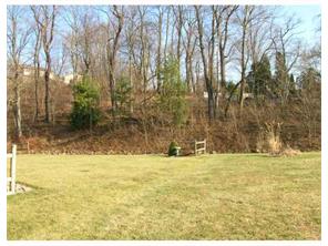 977 Wainright Dr, Irwin, PA 15642 photo 4