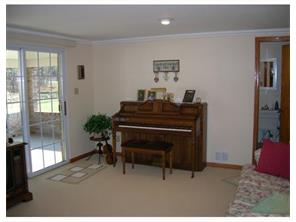 977 Wainright Dr, Irwin, PA 15642 photo 10