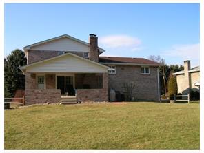 977 Wainright Dr, Irwin, PA 15642 photo 2