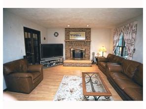 590 Adele Dr, Irwin, PA 15642 photo 2