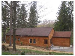 231 Paradise Dr, Export, PA 15632 photo 1