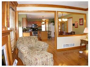 207 Warren, Warrendale, PA 15086 photo 11