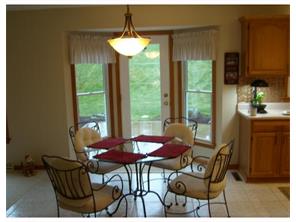 203 Arrowhead Ln, Eighty Four, PA 15330 photo 5