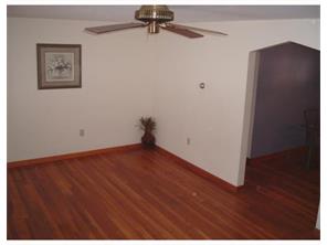 290 Forest Dr, Irwin, PA 15642 photo 4