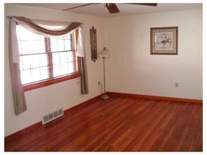 290 Forest Dr, Irwin, PA 15642 photo 3