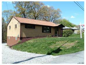 290 Forest Dr, Irwin, PA 15642 photo 2