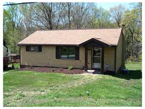 290 Forest Dr, Irwin, PA 15642 photo 1