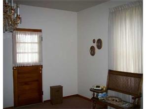416 Walnut St, Vandergrift, PA 15690 photo 2