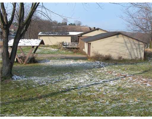 21 Bronco Ln, Irwin, PA 15642 photo 1