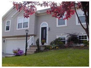 13240 St Clair Dr, Irwin, PA 15642 photo 1