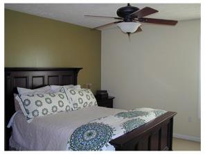 13240 St Clair Dr, Irwin, PA 15642 photo 9