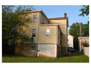 604 Walnut St, Irwin, PA 15642 photo 4