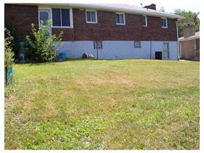 180 Cherry Ln, Irwin, PA 15642 photo 3
