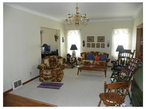 328 E Fourth St, Derry, PA 15627 photo 2