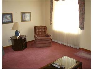 421 Walnut St, Vandergrift, PA 15690 photo 4