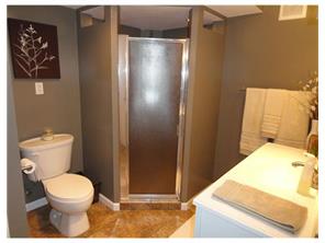 13640 St Clair Dr, Irwin, PA 15642 photo 8