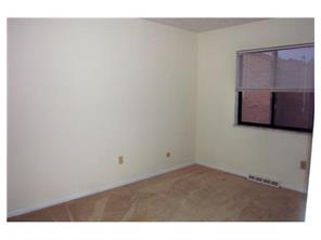 208 Georgetown Ln, Export, PA 15632 photo 9