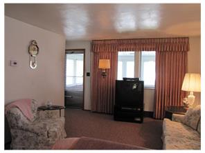 13740 St Clair Dr, Irwin, PA 15642 photo 2