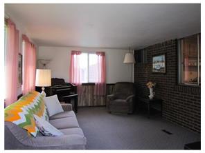 13740 St Clair Dr, Irwin, PA 15642 photo 8