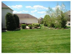2 Colonial Cir, Irwin, PA 15642 photo 3