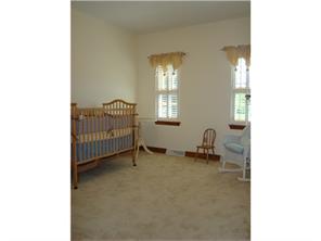 2 Colonial Cir, Irwin, PA 15642 photo 15