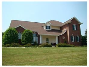 2 Colonial Cir, Irwin, PA 15642 photo 1
