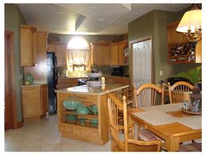 2 Colonial Cir, Irwin, PA 15642 photo 9