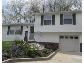 1888 Ivanhoe Dr, Irwin, PA 15642 photo 2