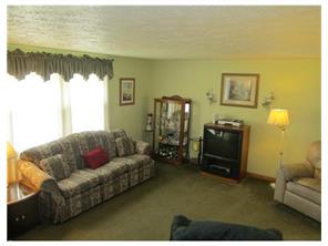 1888 Ivanhoe Dr, Irwin, PA 15642 photo 8