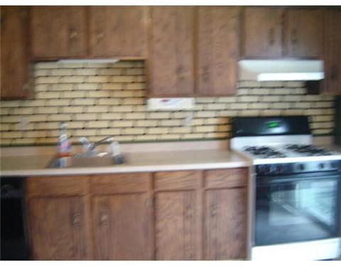 24 Dover Rd, Irwin, PA 15642 photo 2