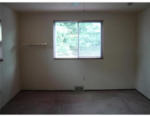 24 Dover Rd, Irwin, PA 15642 photo 9