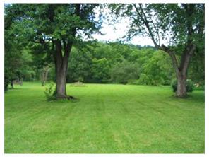 34 Corbett Dr, Irwin, PA 15642 photo 2