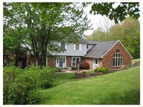 321 Maple Hill Dr, Apollo, PA 15613 photo 2