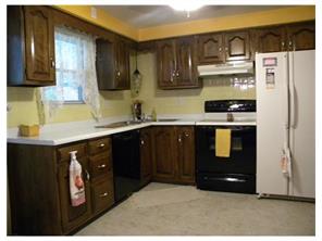 13460 St Clair Dr, Irwin, PA 15642 photo 3