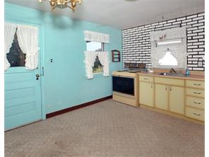 11239 White St, Irwin, PA 15642 photo 5