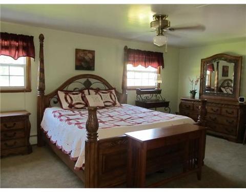 139 Windsor, Irwin, PA 15642 photo 7