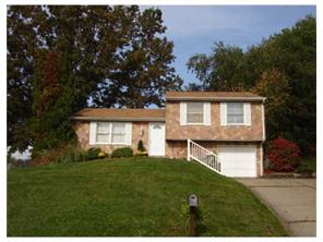 1902 Ivanhoe Dr, Irwin, PA 15642 photo 1
