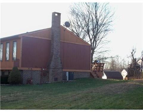 218 Fairview Dr, Irwin, PA 15642 photo 3
